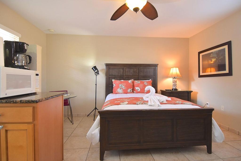 A Retreat On Casey Key Aparthotel