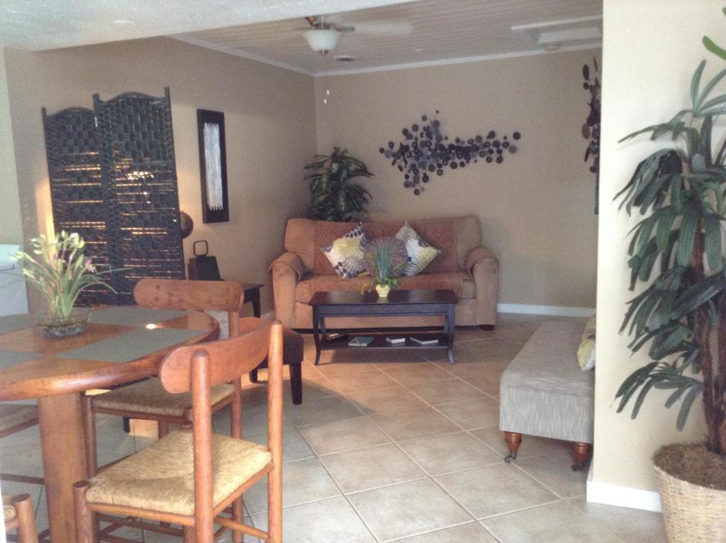 One Bedroom Paradise Cove Unit 4