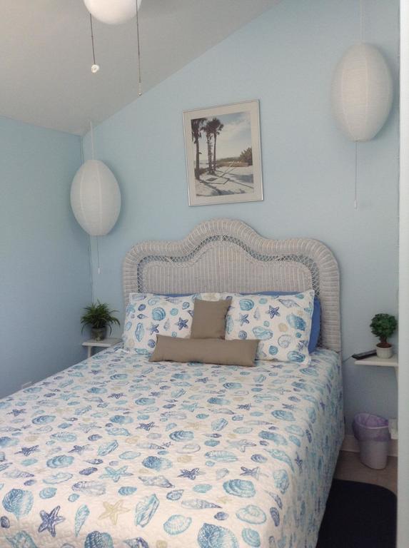 One Bedroom Paradise Cove Unit 2 * Englewood