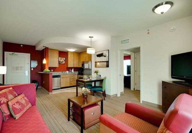 Hotel By Marriot Downtown 3*