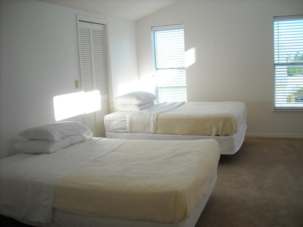 3000 Sq Ft And Bay *