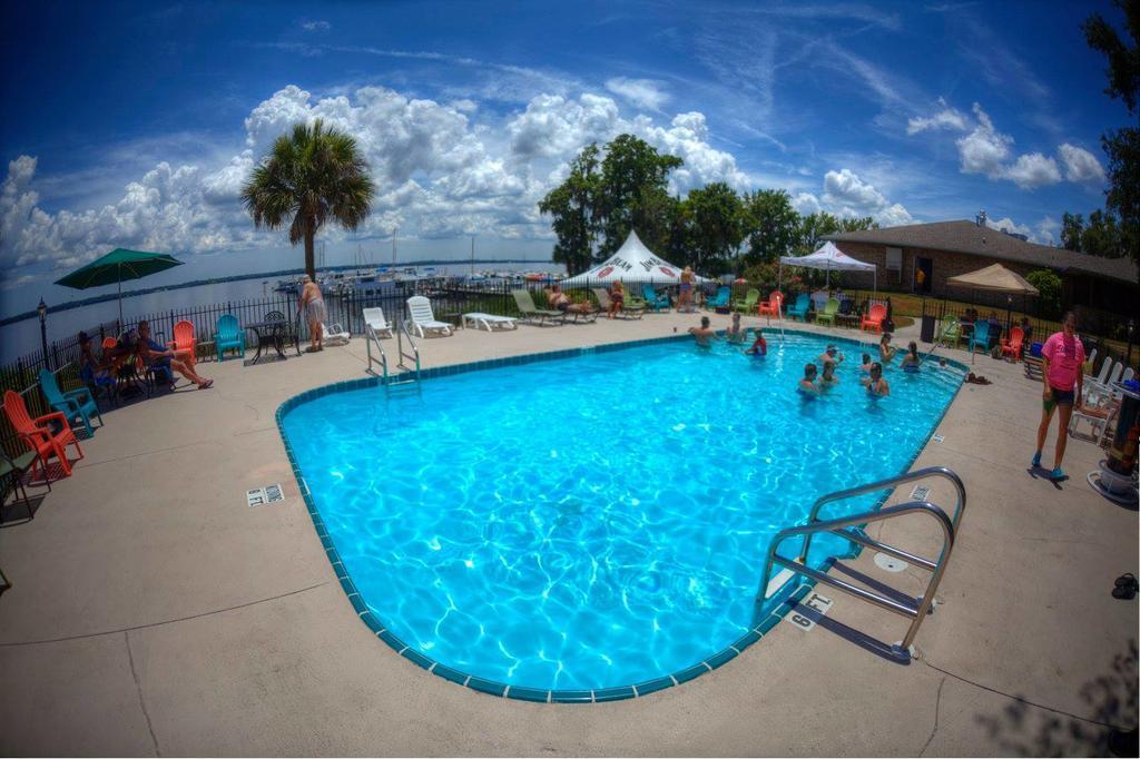 Crystal Cove Riverfront Resort