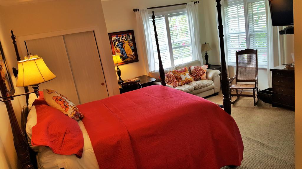 Hotel The Caribbean Court Boutique