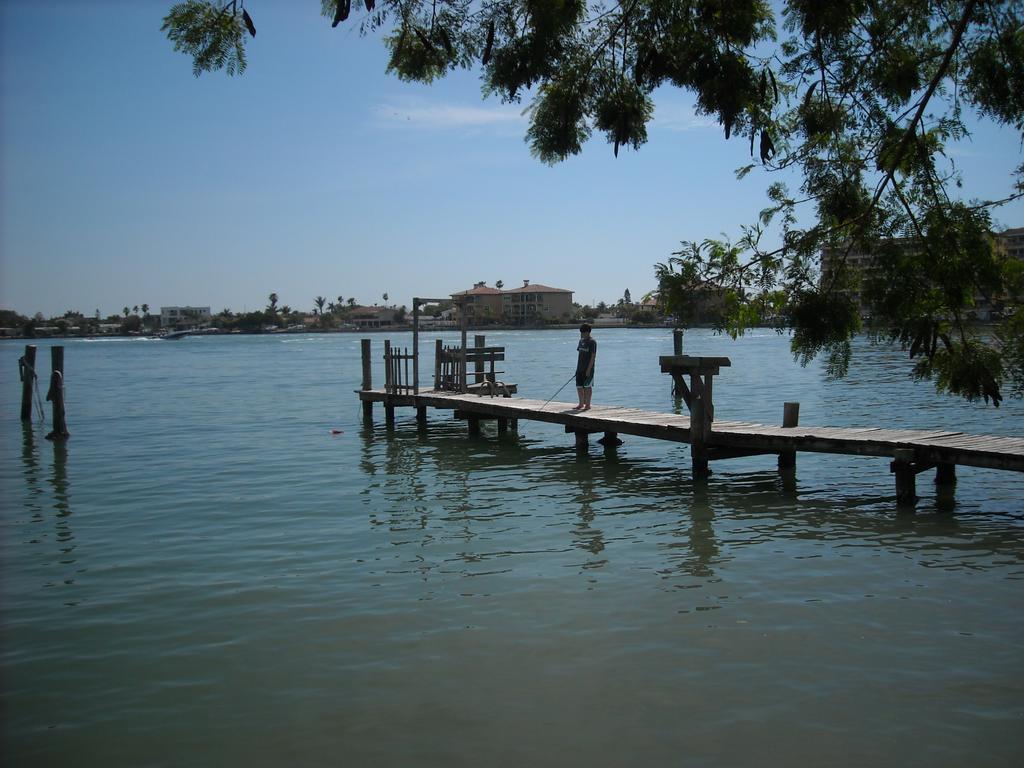 Boca Ciega Bay Apartment *