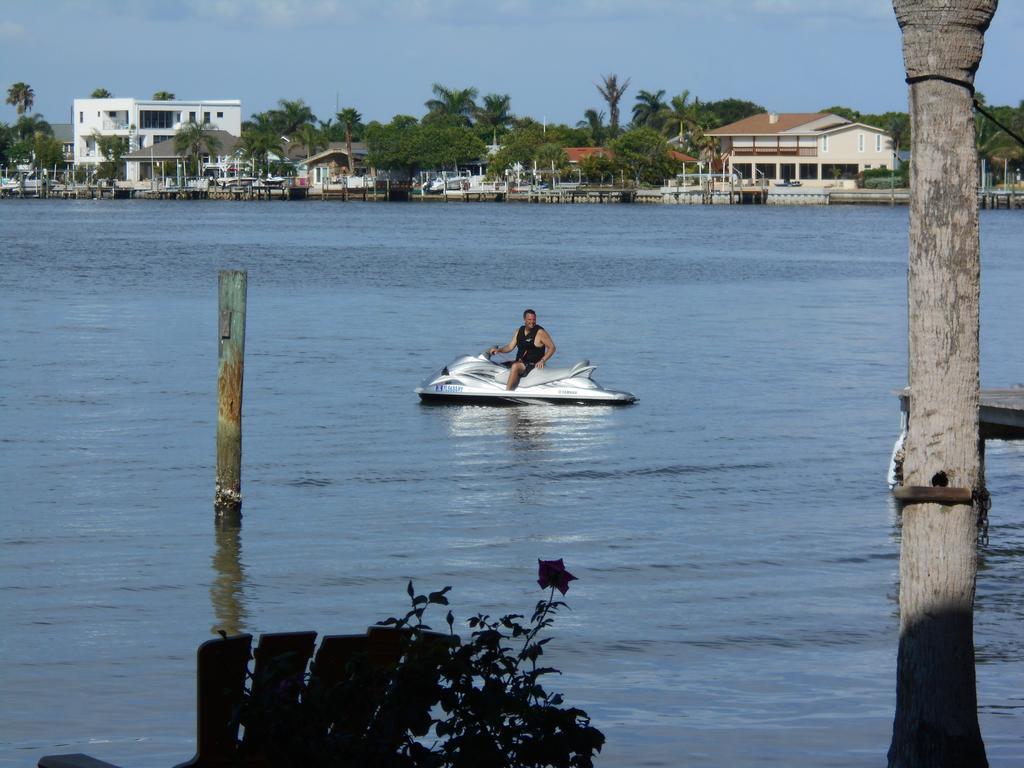 3000 Sq Ft And Bay St. Pete Beach