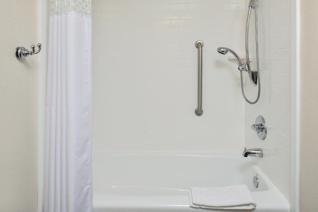 Hotel Surestay By Western Vero