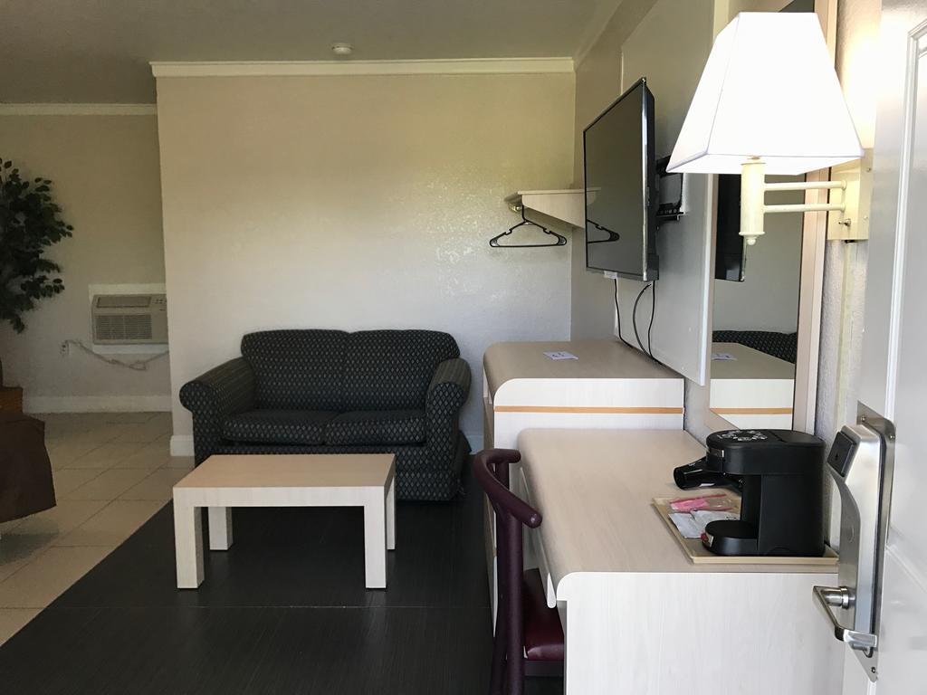 Motel Apollo - 2*