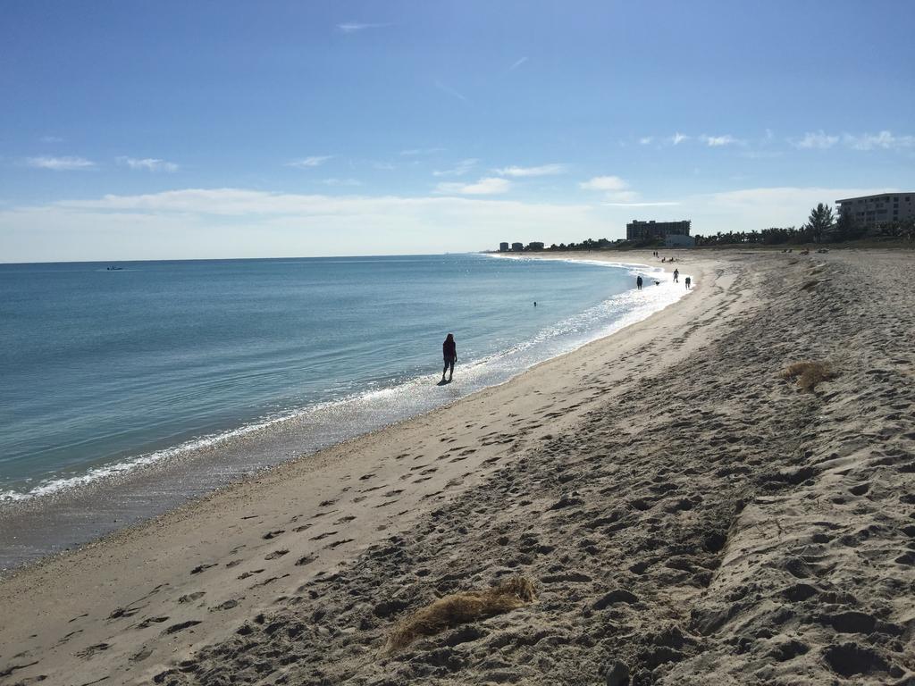 Rhumcay Beach And Grille Resort