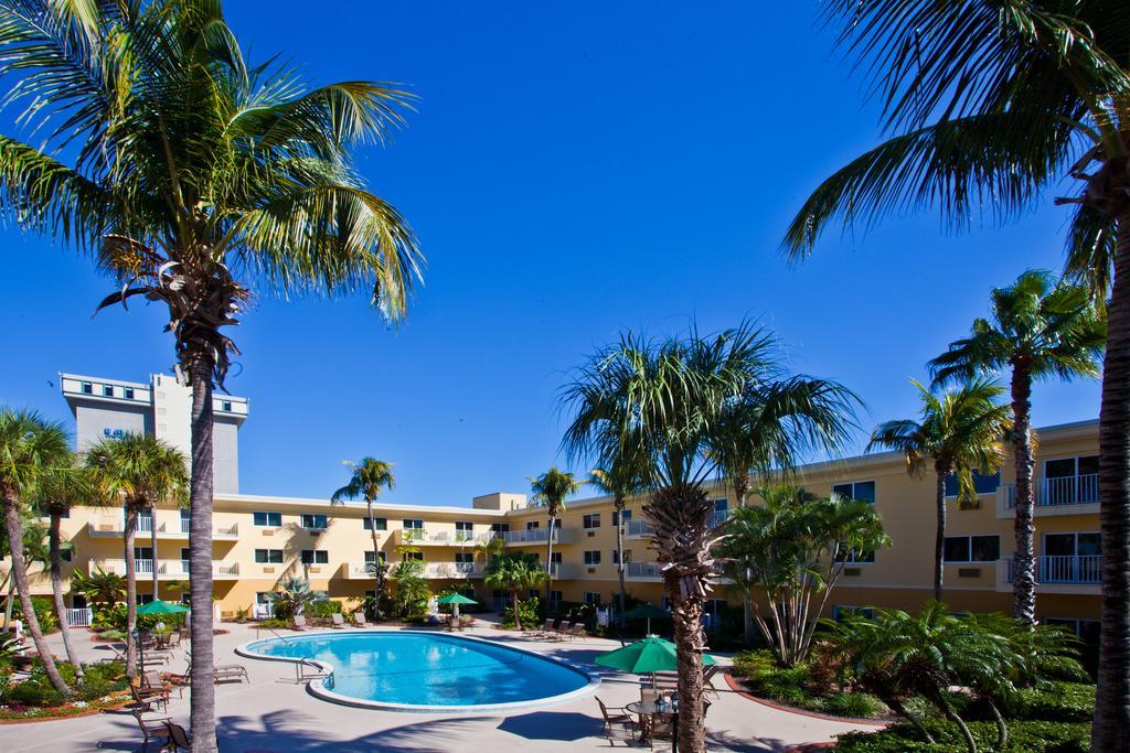 / Hotel