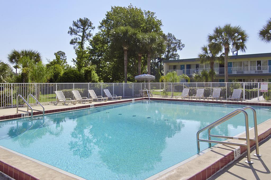 Hotel Days By Wyndham Daytona Speedway Daytona Beach