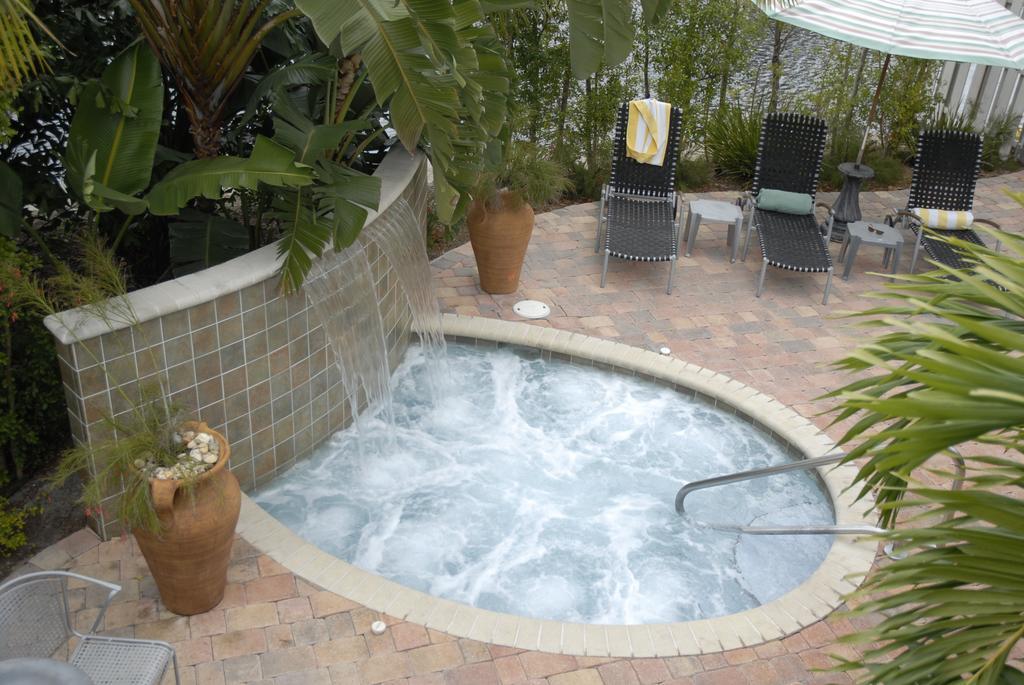 The Cabanas Guesthouse & Spa - Gay Resort Catering To Gay Men Fort Lauderdale
