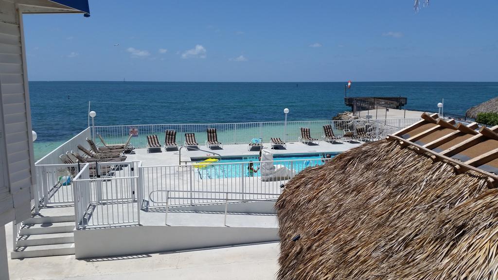 Buccaneer Quarters And Motel
