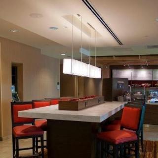Courtyard By Marriott I-295/east Beltway Hotel