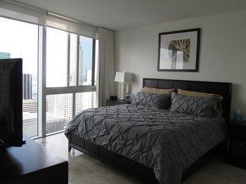 Icon Brickell Suites *