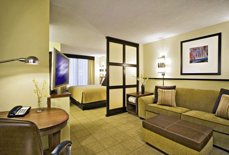Hyatt Place Across From Universal 3*