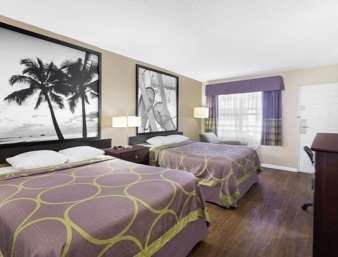 Super 8 By Wyndham Bradenton Area Motel