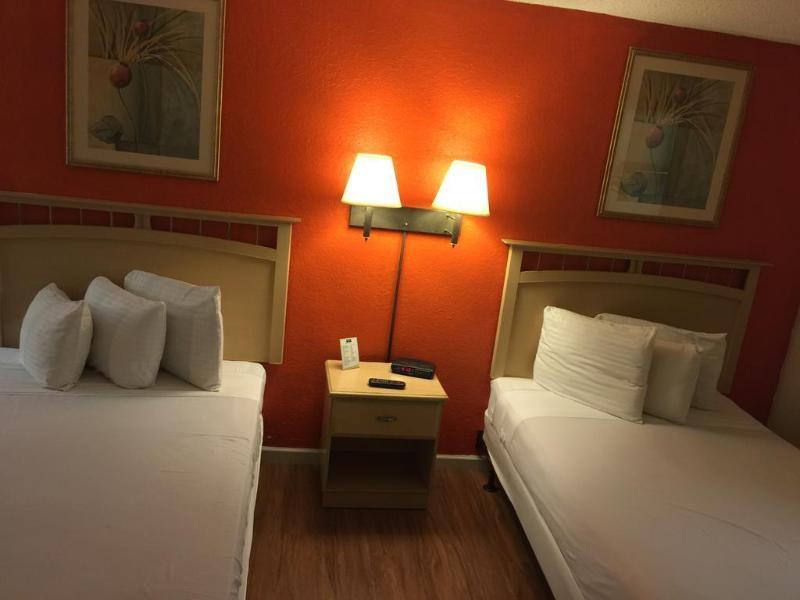 Motel Country Hearth Inn- Kissimmee