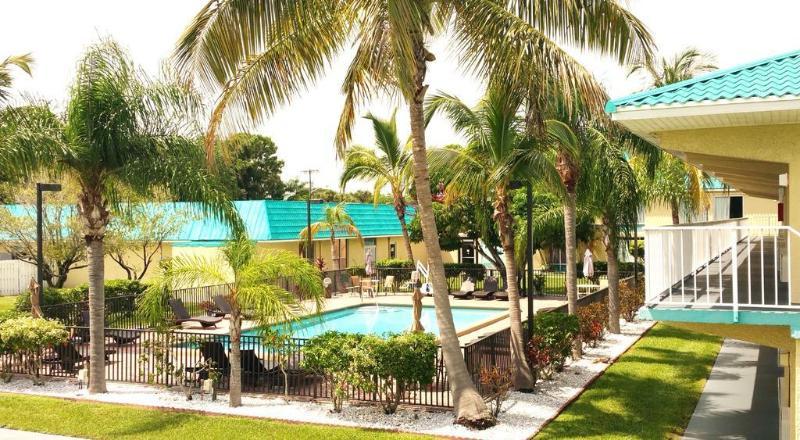 Days By Wyndham Pierce Midtown Hotel 2*