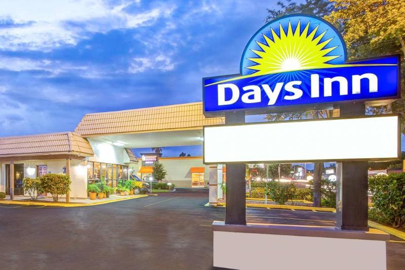 Motel Days By Wyndham St. Petersburg / Tampa Bay Area 3*