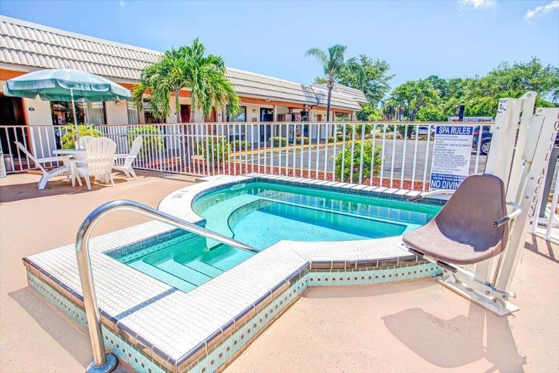 Days By Wyndham St. Petersburg / Tampa Bay Area Motel 3*