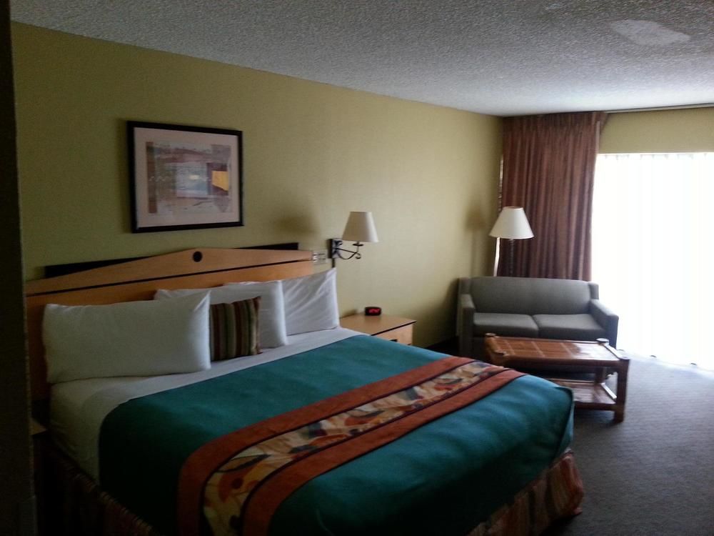 Vista Tarpon Hotel