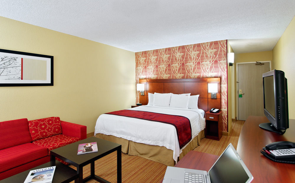 Courtyard Bradenton Airport 3*