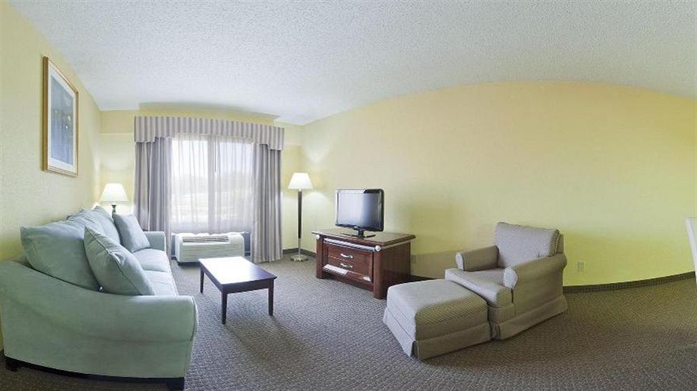 Hotel Express & By Ihg Sebring