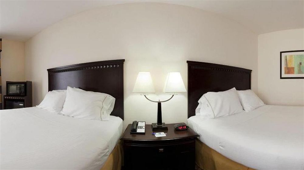 Hotel Express & By Ihg Bartow