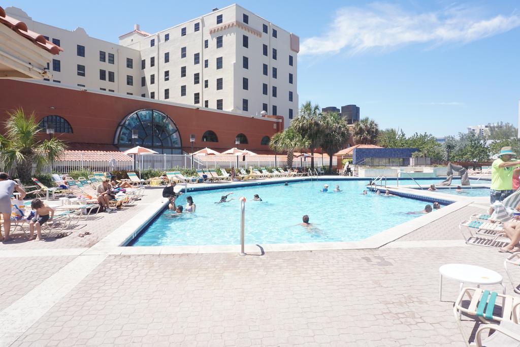 Resort Design Hollywood
