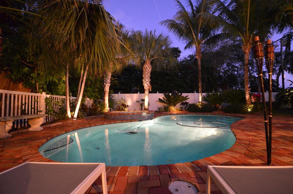 Magical -private Pool-spa & Garden Holiday home *