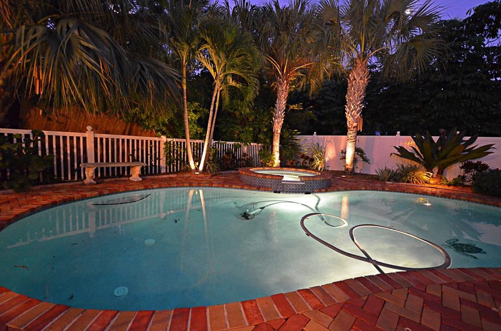 Magical -private Pool-spa & Garden Lake Worth Beach