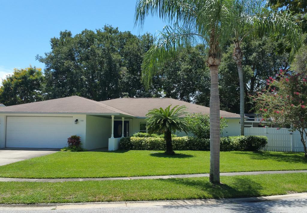 Paradise In The Sun Tarpon Springs