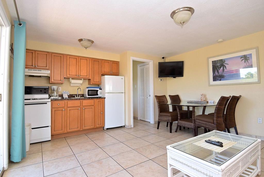 A Retreat On Casey Key Aparthotel Nokomis