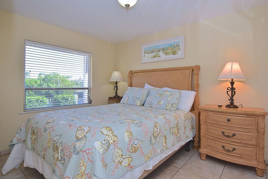 A Retreat On Casey Key