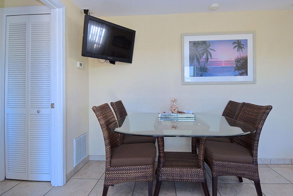 A Retreat On Casey Key 2*