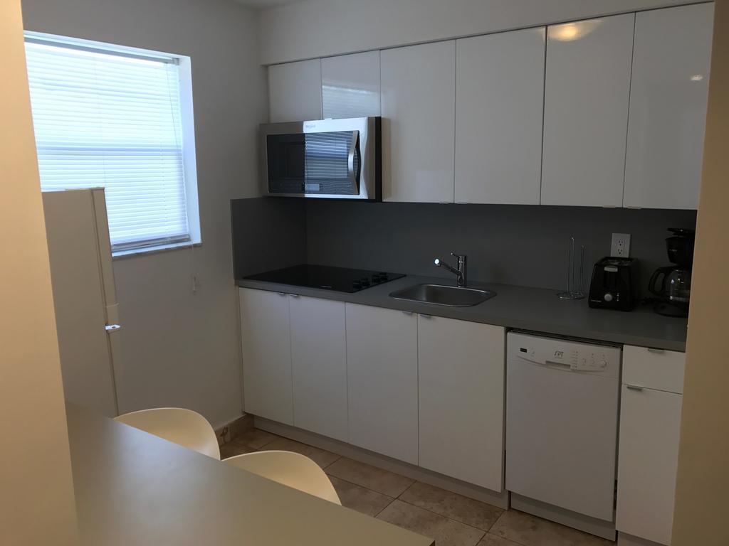 Wave Beach Vacation Apartment *