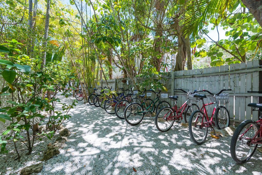 Tarpon Tale Inn