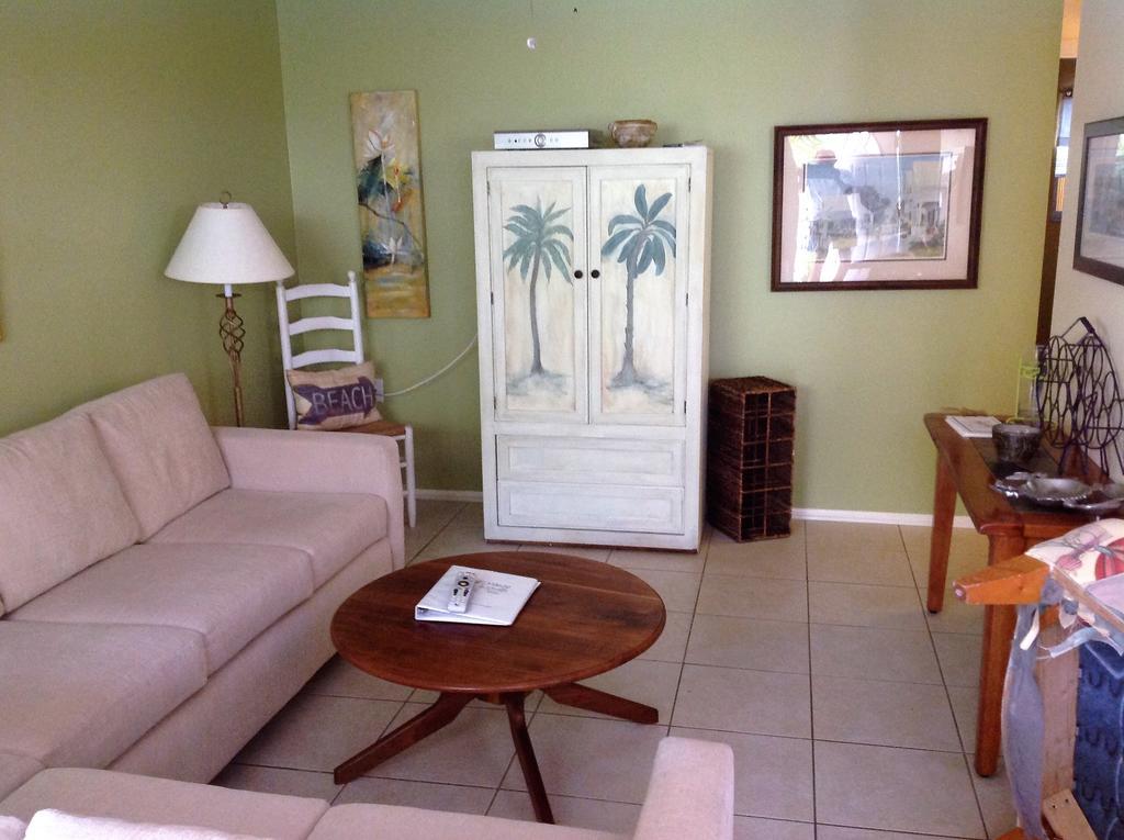 Mango Street 3*