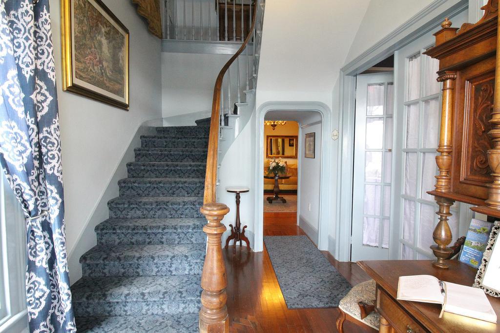 Bayfront Westcott House Bed & Breakfast