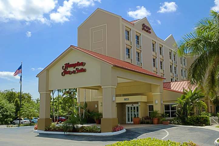 Hampton & Lauderdale Airport Hotel 3*