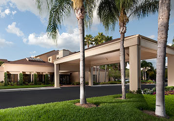 Courtyard Westshore/airport Hotel