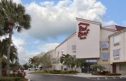 Red Roof Plus+ West Palm 3*