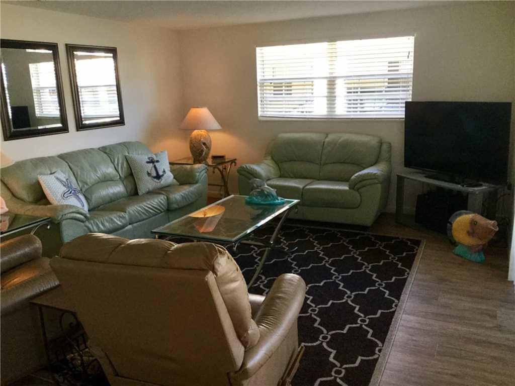 Apartment Island House