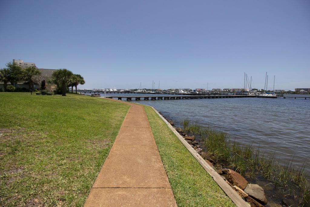 Pirates' Bay Marina Apartment