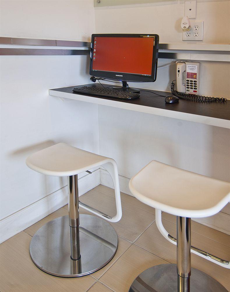 Super 8 By Wyndham Ormond 2*