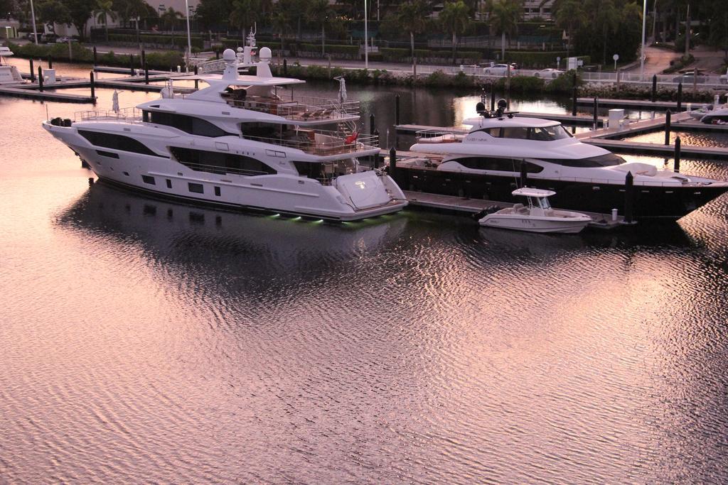 6-608 Amazing Penthouse Water View With 2 Suites * Aventura