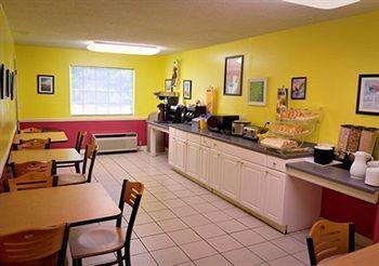 Hotel Super 8 By Wyndham 2*
