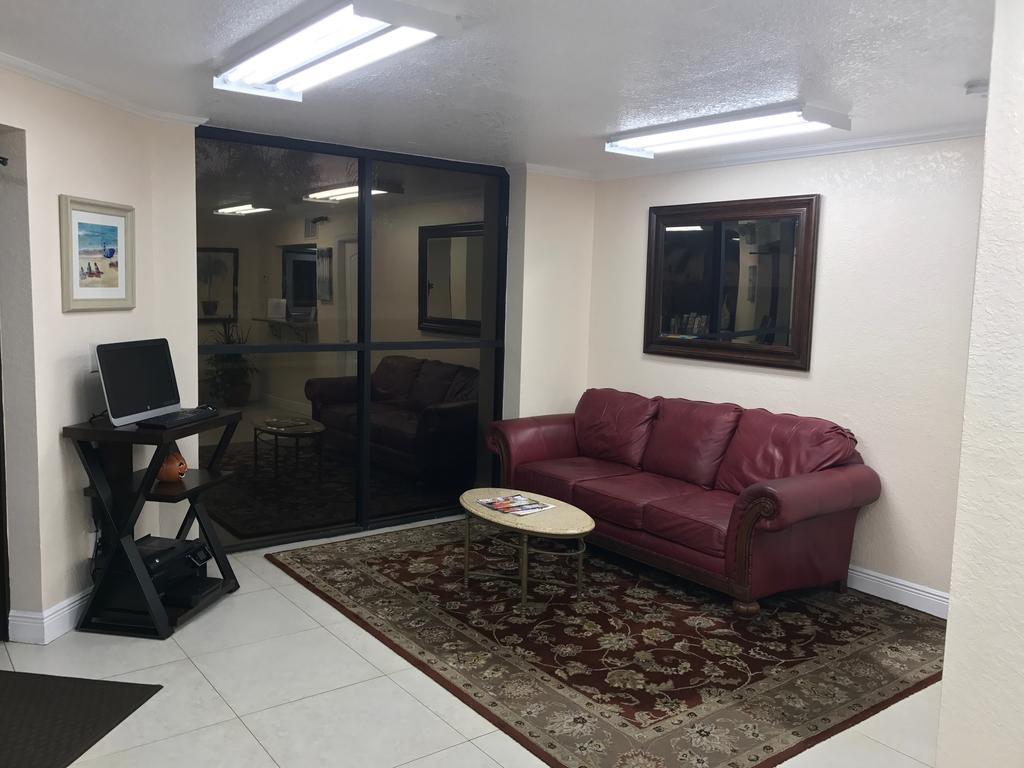 At - Pierce Hotel Fort Pierce