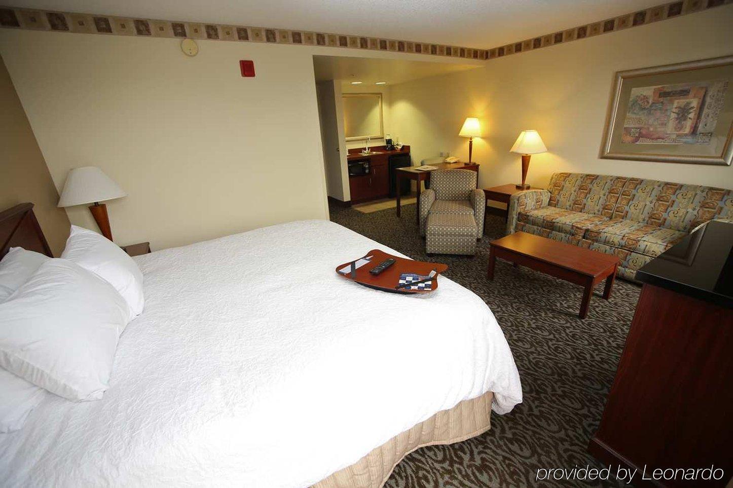 Hotel Hampton & At Mary Colonial Townpark 3*