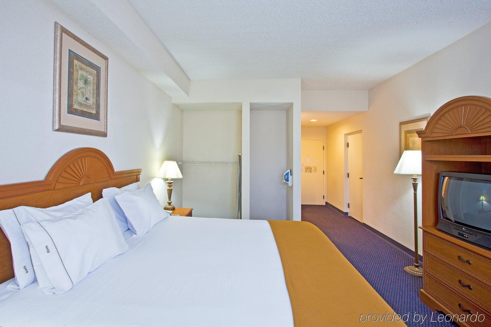 Hotel Express & Bonita Springs/naples By Ihg 3*